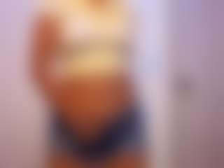 Alahia-Bloom's Live Sex Cam Show