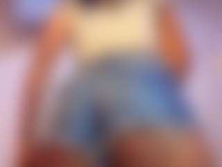 Alahia-Bloom's Live Sex Cam Show