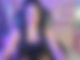 Live cam show with Briyitcollins - Facial Piercings on Camsoda