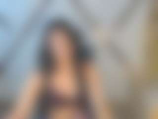 Live cam show with Briyitcollins - Strip on Streamer API