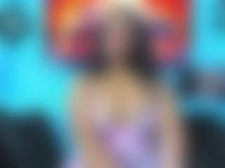 Live cam show with Charlot-noa - Smoking on Camsoda
