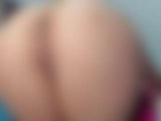 Live cam show with hadhapuff - Moaning on liverealitysex.com