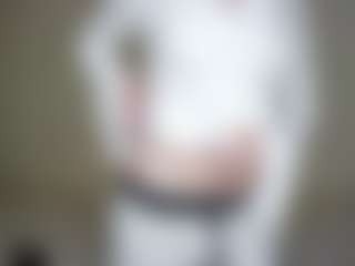 KendaShad MILF webcam performer live streaming