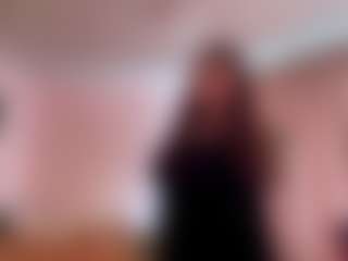 Live cam show with KeniaFoulds - Athletic on CamClone