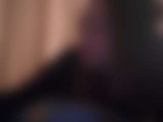 Live cam show with KeniaFoulds - Fingering on TeamSkeetLive