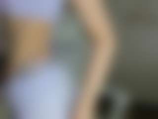 Live cam show with Roxy - Athletic Brown Eyes on Strip Flash - Live Sex Shows