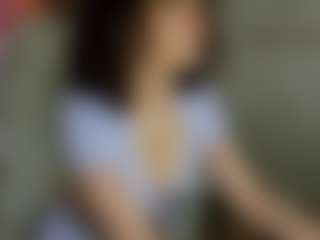 Live cam show with Roxy - New Shaved Pussy on Hubzter Live