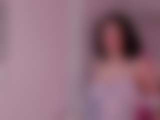 Live cam show with Roxy - Anal Teen (18+) on Camsoda