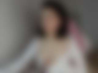 Live cam show with Roxy - Pornstar Brown Eyes on liverealitysex.com