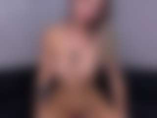 Live cam show with Vanessaaskyy - Middle Aged on Mixed Magazine Live