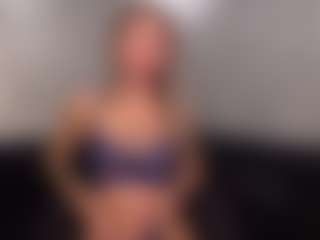 Vanessaaskyy's Live Sex Cam Show