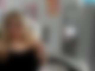 Live cam show with BeautyFlora - New Teen (18+) on Instabang