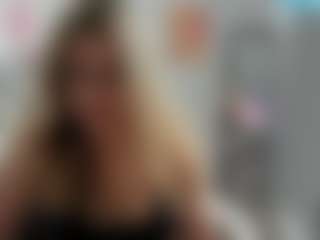 Live cam show with BeautyFlora - Athletic Teen (18+) on MyBangCams
