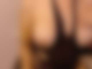 Live cam show with CataleyaRosse - Eating Pussy on Camsoda