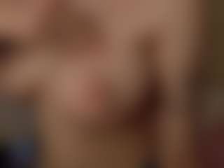Live cam show with DelcieKussmaul - Dildo Or Vibrator on AdultVida.com