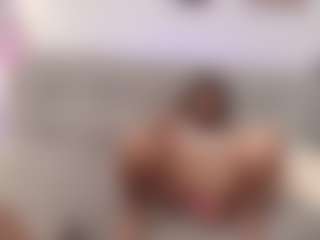 isabella-moon's Live Sex Cam Show