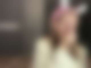 Live cam show with Luna - New Bedroom on crypto-cams