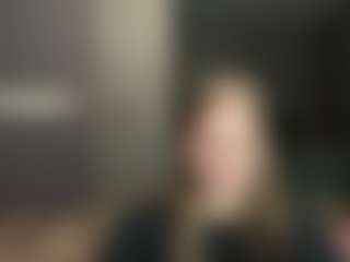 Live cam show with Luna - Handjob on SinfulBabes