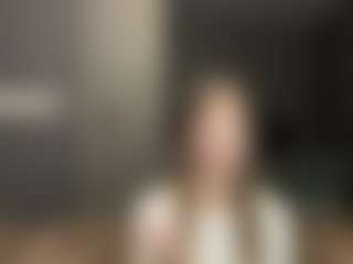 Live cam show with Luna - Fingering on livesuperchat.net