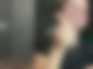 Live cam show with Luna - New Brown Eyes on livesuperchat.net