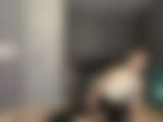Live cam show with Luna - Lush on Instabang