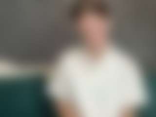 Live cam show with Luna - Flashing on camwithhim.com