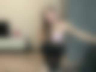 Live cam show with Luna - Ass Clapping on Camsoda
