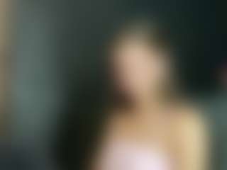 Live cam show with Luna - Ass Clapping on Camsoda