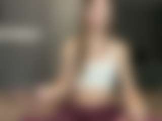 Live cam show with Luna - Body Massage on https://playwithruby.com