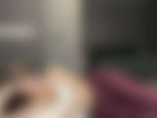 Live cam show with Luna - Handjob on liverealitysex.com