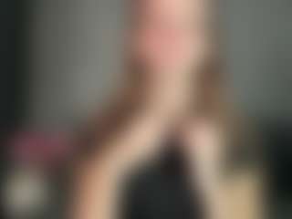 Live cam show with Luna - Athletic Amateur on Camsoda