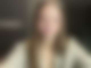 Live cam show with Luna - Average on makecum.org