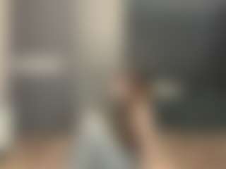 Live cam show with Luna - Athletic on SmokeAndPoke