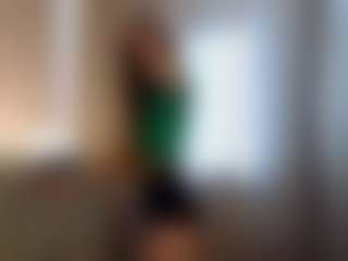 Live cam show with MarshaGriffin - Shaved Pussy on Camsoda