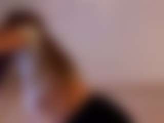 Live cam show with MarshaGriffin - New Teen (18+) on friskycurves.com