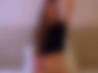 Live cam show with MarshaGriffin - Skinny on liverealitysex.com