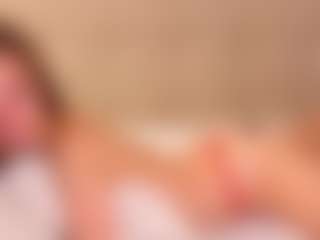 Live cam show with MarshaGriffin - Middle Aged on Milfs Live