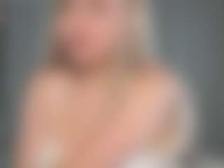 MilaSweetCandy's Live Sex Cam Show