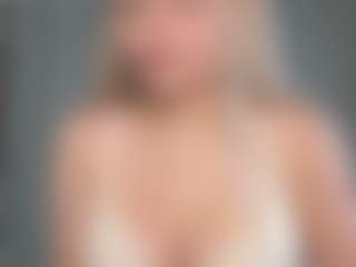 MilaSweetCandy's Live Sex Cam Show