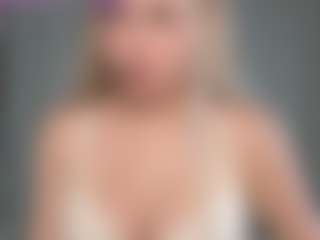MilaSweetCandy's Live Sex Cam Show