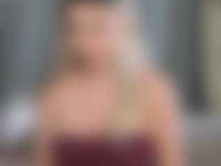 MilaSweetCandy's Live Sex Cam Show