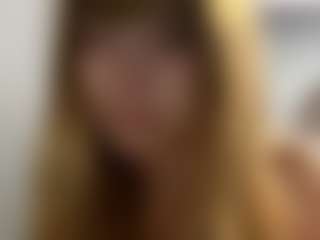 Karinaaa's Live Sex Cam Show
