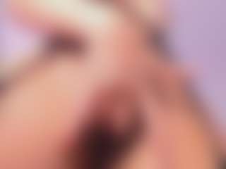 Live cam show with sofiaangel - Skinny MILF on SpunkLive