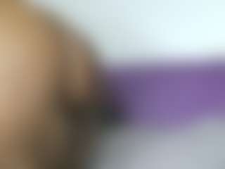 Live cam show with ThickianaRider - Moan on chickslive.net
