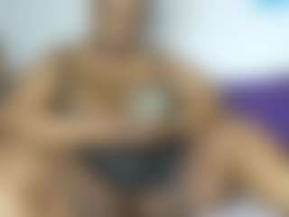 Live cam show with ThickianaRider - Moan on Gym Cam Girls