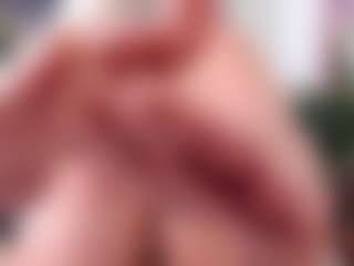 Live cam show with Yuamodelts - White on Hubzter Live | colombia