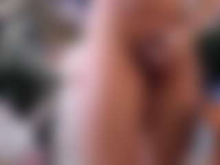 Live cam show with Yuamodelts - Tease on Milf Play