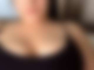 Live cam show with BettieToni - New Big Tits on Mixed Magazine Live