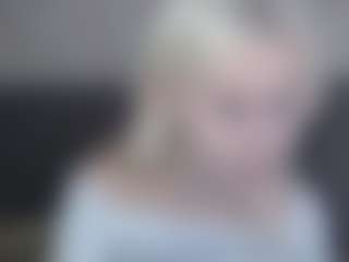 Live cam show with Enigmadesert - Blonde Hair Petite on Milfs Live