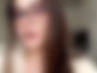 Live cam show with Loca - Petite Teen (18+) on parknlotfishbdy